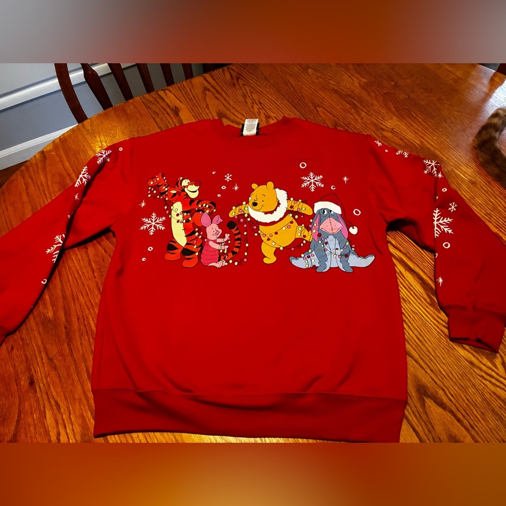Disney Winnie the Pooh Red Christmas Sweatshirt Women’s Small (4-6)